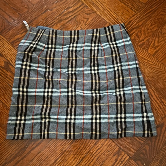 Vintage Burberry Mini skirt - Picture 2 of 7